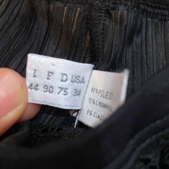 Lisanza Lingerie 4 Piece Set Sz 2 - Picture 6 of 16